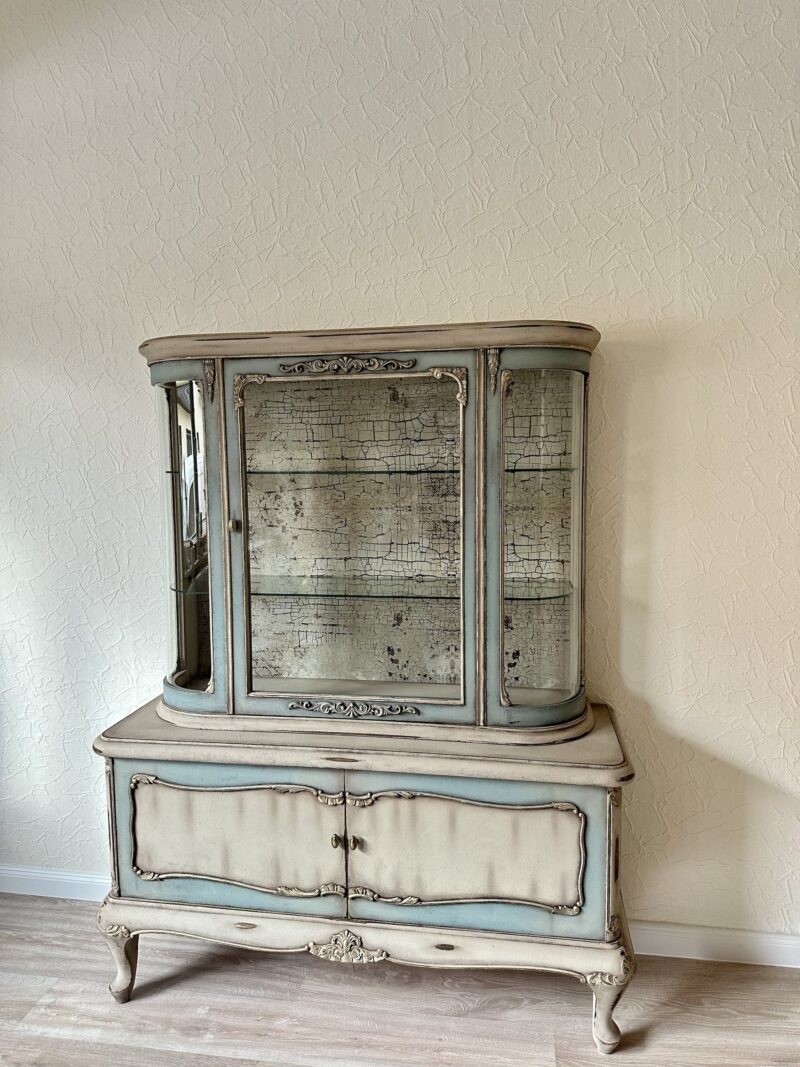 Antike Vitrine